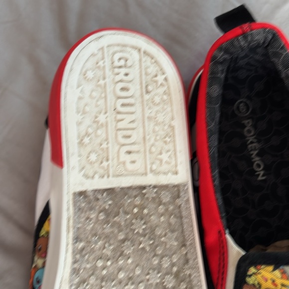 Pokemon Kids GROUNDUP Slip-On Shoes - Red and Multicolor big kids 6 - Picture 3 of 8